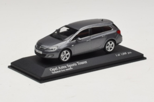 Opel Astra J Sports Tourer Minichamps 1:43 400049014 Metalli — kuva 2 / 4