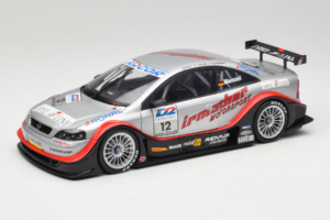 Opel Astra V8 Coupe #12 C. Menzel DTM 2000 Action 1:18 AC8004812 Metalli