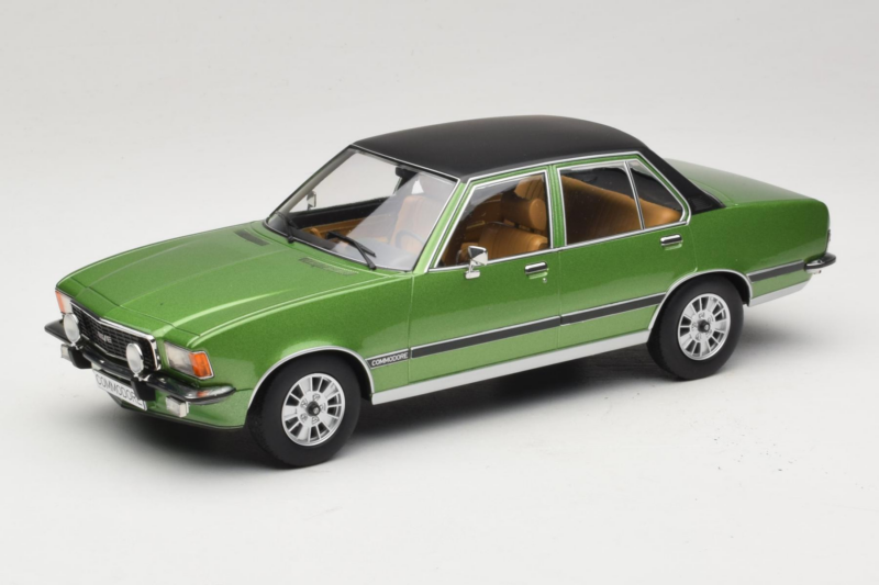 Opel Commodore B Vihreä MCG 1:18 MCG18565 Metalli