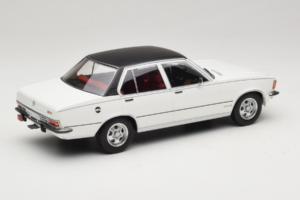 Opel Commodore B Valkoinen MCG 1:18 MCG18564 Metalli — kuva 2 / 6