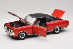Opel Commodore GS/E Punainen Revell 1:18 8826 Metalli — kuva 2 / 8