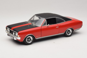 Opel Commodore GS/E Punainen Revell 1:18 8826 Metalli