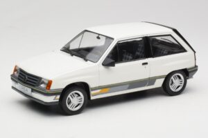 Opel Corsa A Sprint Valkoinen MCG 1:18 MCG18432 Metalli