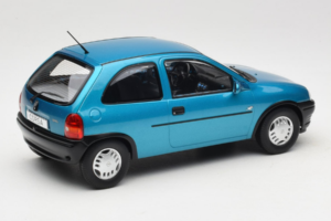 Opel Corsa B Blue Metallic MCG 1:18 MCG18514 Metalli — kuva 2 / 6