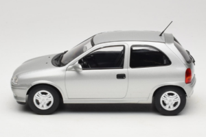 Opel Corsa B Grey Metallic MCG 1:18 MCG18515 Metalli — kuva 3 / 6