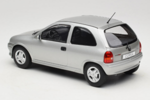Opel Corsa B Grey Metallic MCG 1:18 MCG18515 Metalli — kuva 5 / 6