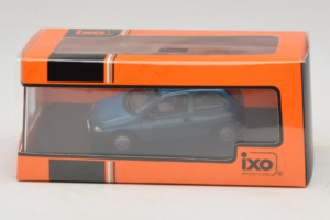 Opel Corsa B Swing Sininen IXO 1:43 CLC581N Metalli — kuva 4 / 4
