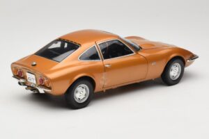 Opel GT Kulta Minichamps 1:18 180049025 Metalli — kuva 3 / 8