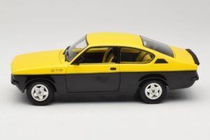 Opel Kadett C GT/E Keltainen & Musta Minichamps 1:18 180045521 Metalli — kuva 4 / 8