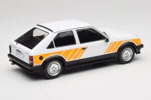 Opel Kadett D SR Valkoinen Keltaisella Koristelulla MCG 1:18 MCG18534 Metalli — kuva 2 / 6