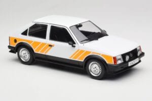 Opel Kadett D SR Valkoinen Keltaisella Koristelulla MCG 1:18 MCG18534 Metalli — kuva 4 / 6