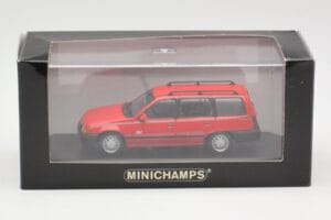 Opel Kadett E Club Farmari Punainen Minichamps 1:43 400045910 Metalli — kuva 2 / 3