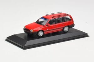 Opel Kadett E Club Farmari Punainen Minichamps 1:43 400045910 Metalli — kuva 3 / 3
