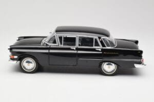 Opel Kapitan P1 Musta Revell 1:18 08822 Metalli — kuva 4 / 8
