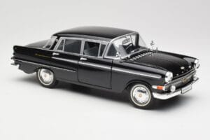 Opel Kapitan P1 Musta Revell 1:18 08822 Metalli — kuva 6 / 8
