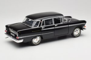 Opel Kapitan P2 Musta Revell 1:18 08821 Metalli — kuva 3 / 8