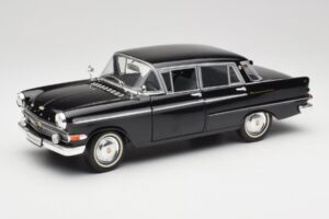 Opel Kapitan P2 Musta Revell 1:18 08821 Metalli