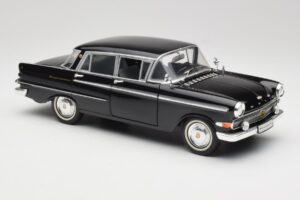Opel Kapitan P2 Musta Revell 1:18 08821 Metalli — kuva 6 / 8