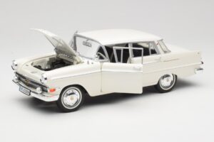 Opel Kapitan P2 Valkoinen Revell 1:18 08821-M1 Metalli — kuva 2 / 8