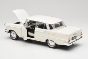 Opel Kapitan P2 Valkoinen Revell 1:18 08821-M1 Metalli — kuva 5 / 8
