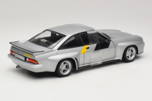 Opel Manta 400 Homologation Hopea Revell 1:18 8491 Metalli — kuva 2 / 6