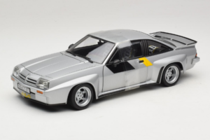 Opel Manta 400 Homologation Hopea Revell 1:18 8491 Metalli