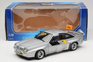 Opel Manta 400 Homologation Hopea Revell 1:18 8491 Metalli — kuva 6 / 6