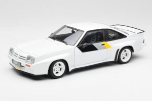 Opel Manta 400 Homologation Valkoinen Revell 1:18 8819 Metalli