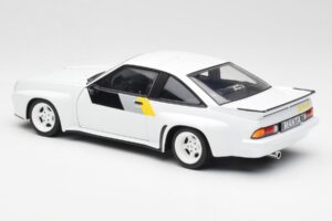 Opel Manta 400 Homologation Valkoinen Revell 1:18 8819 Metalli — kuva 7 / 8