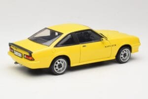 Opel Manta B GT/E Keltainen Revell 1:18 08421 Metalli — kuva 3 / 8