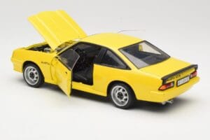 Opel Manta B GT/E Keltainen Revell 1:18 08421 Metalli — kuva 5 / 8