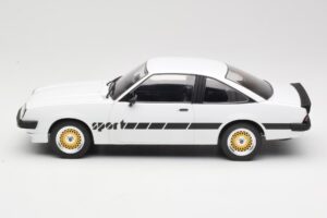Opel Manta B Sport Valkoinen MCG 1:18 MCG18237 Metalli — kuva 3 / 6