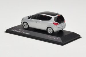 Opel Meriva B Hopea Metallic Minichamps 1:43 400040000 Metalli — kuva 3 / 4