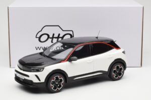 Opel Mokka-E GS Line Jada Valkoinen Otto 1:18 OT1045 Hartsi — kuva 6 / 6