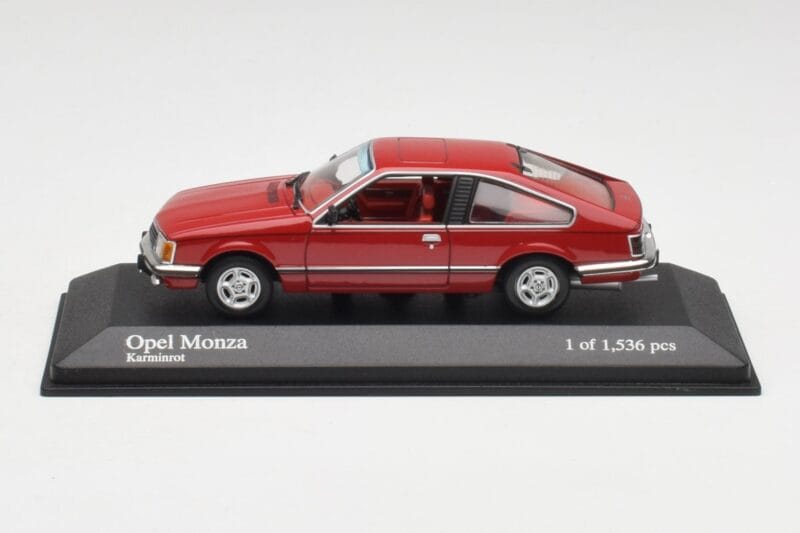 Opel Monza A Punainen Minichamps 1:43 400045121 Metalli