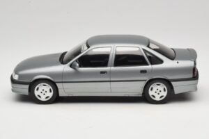Opel Vectra A 2000 16V Tummanharmaa MCG 1:18 MCG18462 Metalli — kuva 3 / 6