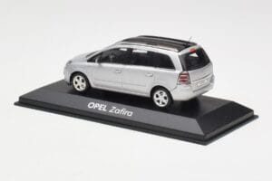 Opel Zafira B Hopea Minichamps 1:43 1799109 Metalli — kuva 3 / 4