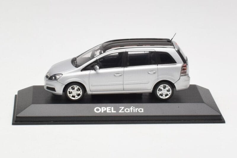 Opel Zafira B Hopea Minichamps 1:43 1799109 Metalli
