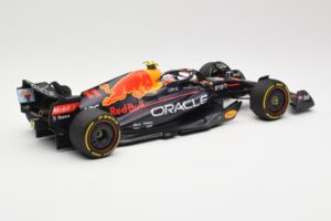 Oracle Red Bull Racing RB18 #11 S. Perez Miami GP 2022 Minichamps 1:18 110220511 Metalli — kuva 2 / 6