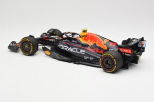 Oracle Red Bull Racing RB18 #11 S. Perez Miami GP 2022 Minichamps 1:18 110220511 Metalli — kuva 5 / 6
