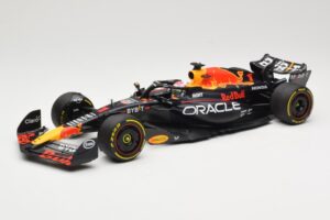 Oracle Red Bull Racing RB19 #1 M. Verstappen Winner Italian GP 2023 Minichamps 1:18 110231501 Metalli