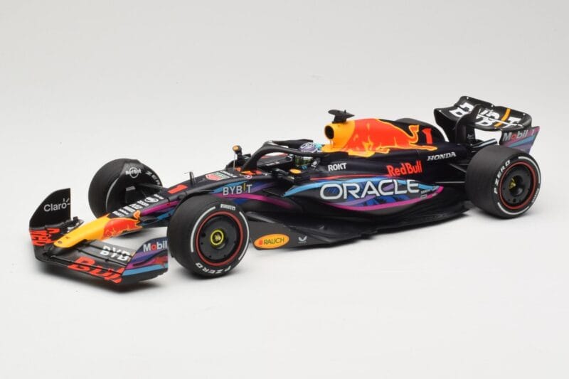Oracle Red Bull Racing RB19 #1 M. Verstappen Winner Miami GP 2023 Minichamps 1:18 110230501 Metalli