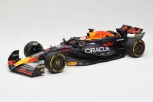 Red Bull Racing RB20 #1 M. Verstappen Winner China GP 2024 Minichamps 1:18 110240501 Metalli