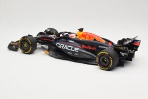 Red Bull Racing RB20 #1 M. Verstappen Winner China GP 2024 Minichamps 1:18 110240501 Metalli — kuva 5 / 6