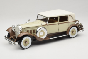 Packard Brewster Valkoinen Signature Models 1:18 PACKARD001 Metalli