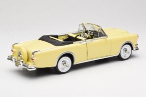 Packard Caribbean Avoauto Keltainen Road Signature 1:18 92798 Metalli — kuva 3 / 8