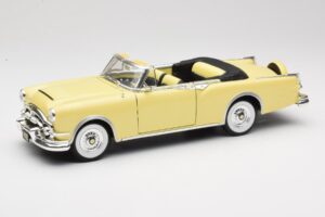 Packard Caribbean Avoauto Keltainen Road Signature 1:18 92798 Metalli