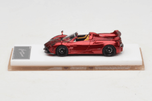 Pagani Huayra Roadster Tricolore Punainen Henson & Heaven 1:64 PHRTR01 Metalli