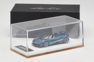 Pagani Huayra Tricolore Roadster Sininen Henson & Heaven 1:64 PHTRB01 Hartsi — kuva 7 / 8