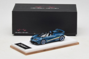 Pagani Huayra Tricolore Roadster Sininen Henson & Heaven 1:64 PHTRB01 Hartsi — kuva 8 / 8